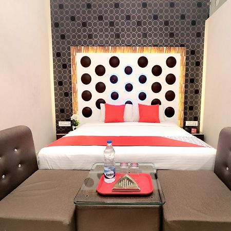 Oyo 14829 Hotel J Cruise Ludhiana Zewnętrze zdjęcie