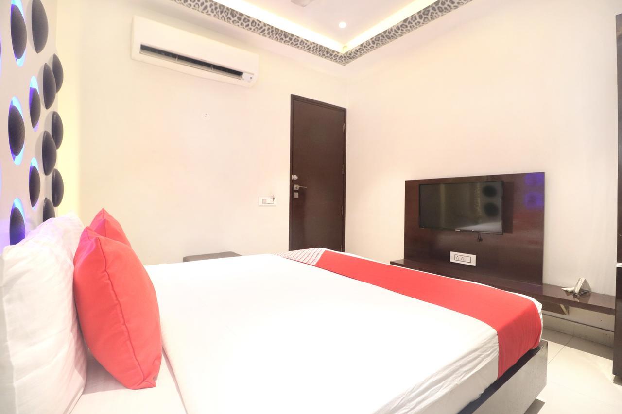 Oyo 14829 Hotel J Cruise Ludhiana Zewnętrze zdjęcie